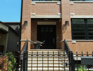 N Hermitage Ave Home