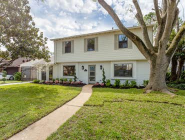 Remodeling project in the Memorial Area Updated a home in memorial that was originally built in 1965 and brought it up to date! We relocated walls, rep