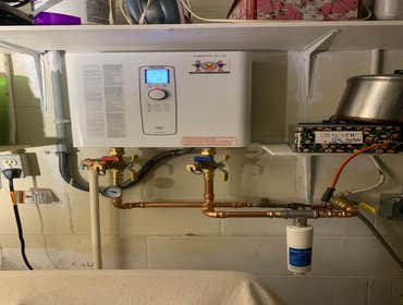 Tankless Water Heater A tankless water heater might be the right fit for you.
Space saving, less wasted energy, unlimited hot water. Never worry about