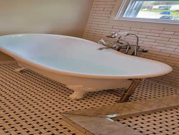 Clawfoot Tub Bathroom Remodel – Collegeville, PA