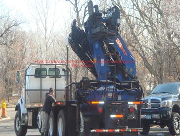 Crane truck arrive