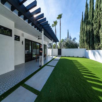 La Family Builders