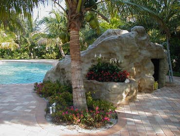 Kris Svelling Custom Pools Inc. Kris Svelling Custom Pools Inc. has been providing work related to Swimming Pool, Hot Tub & Sauna Contractors for many 