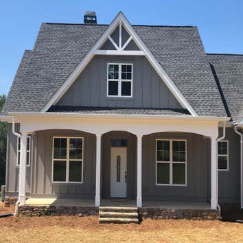 300 Ridge Road • Clarkesville