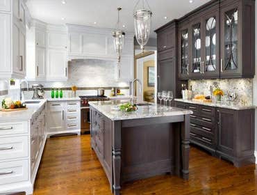 2 tone Traditional Kitchen