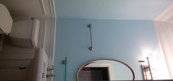 Powder room wainscoting