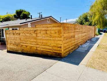 Residential Fence Installation **Project Title: Residential Fence Installation**
**Project Overview:** The project involves the installation of a woo