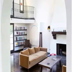 Hancock Park Residence This full remodel brought new life to a historic Hancock Park home—featuring refined interior details and a refreshed,...