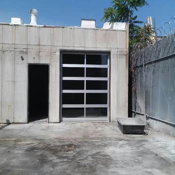 Modern Garage Doors A close look at some of the modern style garage doors that we have installed. There is a wide variety of options when it comes to g