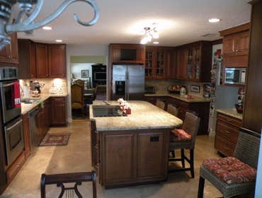 LynnLee Construction Group Custom Homes, Additions, Historical Renovations, Remodeling, Trade Professionals
Major Home Re-model (detached garage,