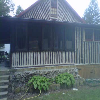 Sandies Log Home Preserve. 2 Story Log Home located at 252 Big Pond Road Shippensburg,PA 17257. Log Home Restore & Preserve. Interior and Exterior Chin