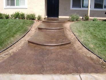 Exterior, stains and overlays We also work outdoors.
Concrete overlays can make a cracked patio or sidewalk look like brand new.
Concrete overlay wit