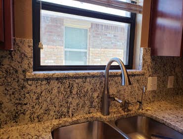 Dallas White with Full Backsplash