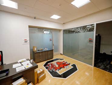USC LOCKER ROOM AND OFFICE - COLUMBIA SC University of South Carolina’s basketball and volleyball training facility. It was an extensive remodel of the