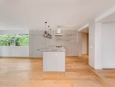 EUROPEAN OAK INSTALLATION