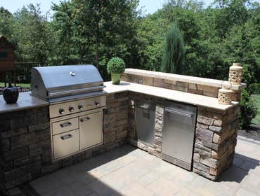 Outdoor kitchen