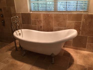 Beautiful standing bathtub