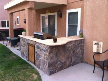 Outdoor Kitchen