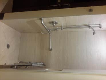 Salonz & Spa Suites 23 Units ,Womens and Mens Restrooms and Laundry room.