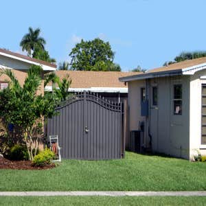 Photo(s) from NATIONAL FENCES OF MIAMI,INC Fences