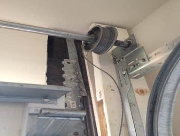 Loose Cable ZS Overhead Doors