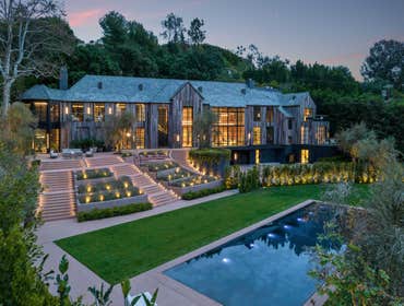 Benedict Canyon Drive, Beverly Hills In 2023, our team had the honor of bringing this stunning Beverly Hills estate to life. Set on 2 acres of prime la