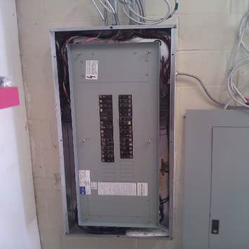 T&T Frozen Yogurt 200 Amp Service