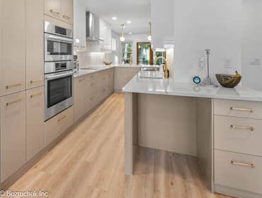 Contemporary Kitchen Remodel – Bellevue, WA Project Title: Contemporary Kitchen Remodel – Bellevue, WA
Project Description:
This Bellevue kitchen rem
