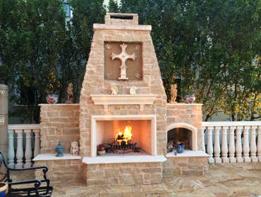 Outdoor fire place