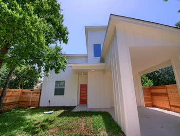 6913 Providence Ave. Unit B