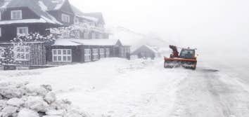 Driveway Snowplowing