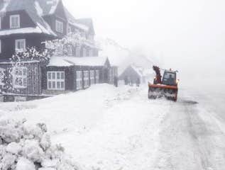 Driveway Snowplowing