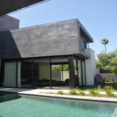 Mountain view Positioned atop a hill in the coveted Mar Vista neighborhood, the Mountainview Residence embraces its setting with intention and restrain