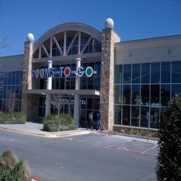 HCC Helps Bring Furniture Giant to Destin, Florida Rooms To Go, Inc. (ROOMP), “America’s number one independent furniture company,” changed the way con