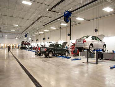 Cleveland Construction Completes Ford/Lincoln Dealership