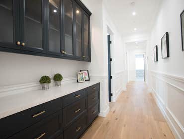 19348 Collier St, Tarzana, CA 91356 Brand new construction Cape Cod situated in the heart of Tarzana South of the Blvd, just a block from Ventura Blvd'