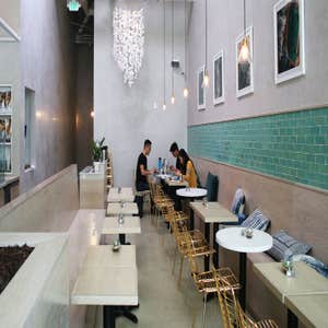 Bluestone Lane (La Brea)