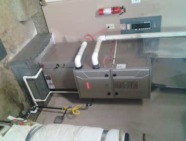 Project photos from Bob's H V A C Heating Ventilation And Air Conditioning In progress
Total loss water cooled air conditioner and gas furnace being re