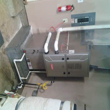 Project photos from Bob's H V A C Heating Ventilation And Air Conditioning In progress
Total loss water cooled air conditioner and gas furnace being re