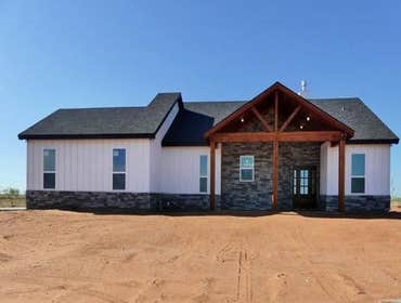 3000 Farmhouse