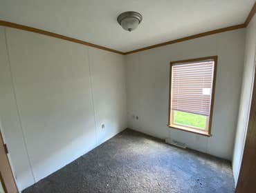 Photos by Sanders Painting LLC #3 Project Assignment
4 bedroom- walls + ceilings + trim
(Paint included)