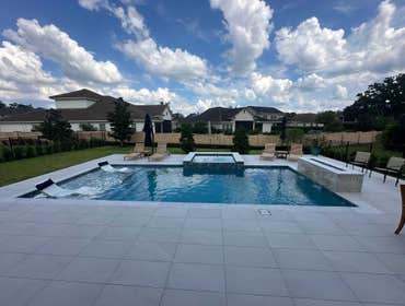 Commercial Deck
Fire Pit
Pavers
Spa
Sun Shelf
Water Feature