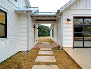 Modern Farm House