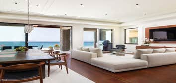 Fleetwood Windows with ConceptWindoors Installation of Fleetwood windows and Fleetwood doors with concept windows and oors