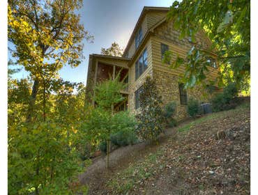 Blue Ridge Custom cabin in Blue Ridge Georgia
4000 sq. ft. 5 bedrooms 5 1/2 baths