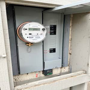 RES-2505972 Repair and replace main panelboard 125A