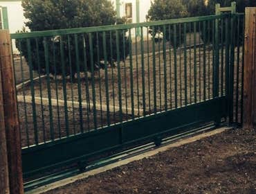 Automatic Drive Gate