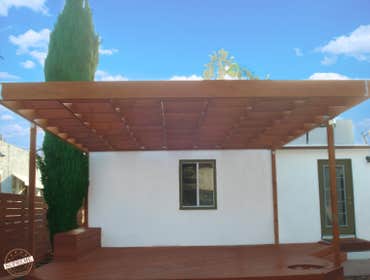 Raised Deck w/ Square Trellis