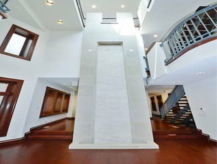Chicago Residence The Renovation of this single Family Residence entailed a complete removal of the interior structure maintaining only the exterior ma
