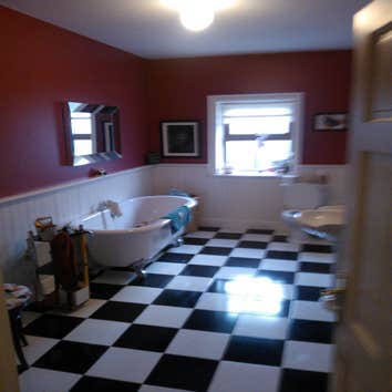 Flynns Contracting LLC Photos Remodeled bathrooms and residental interior.